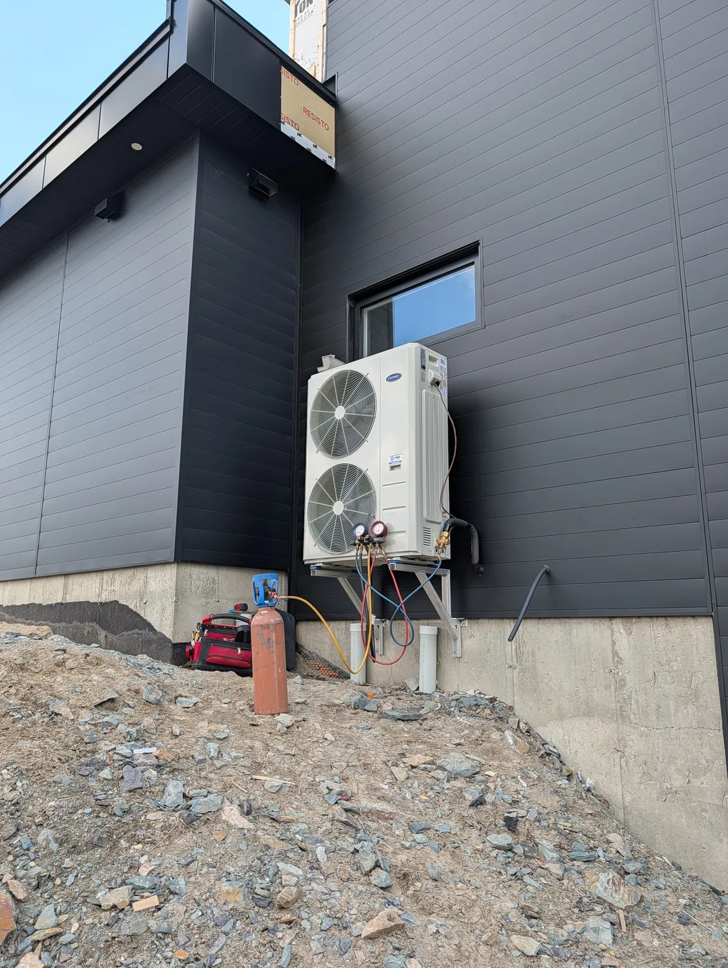 Mise en service d'une thermopompe centrale Carrier résidentielle