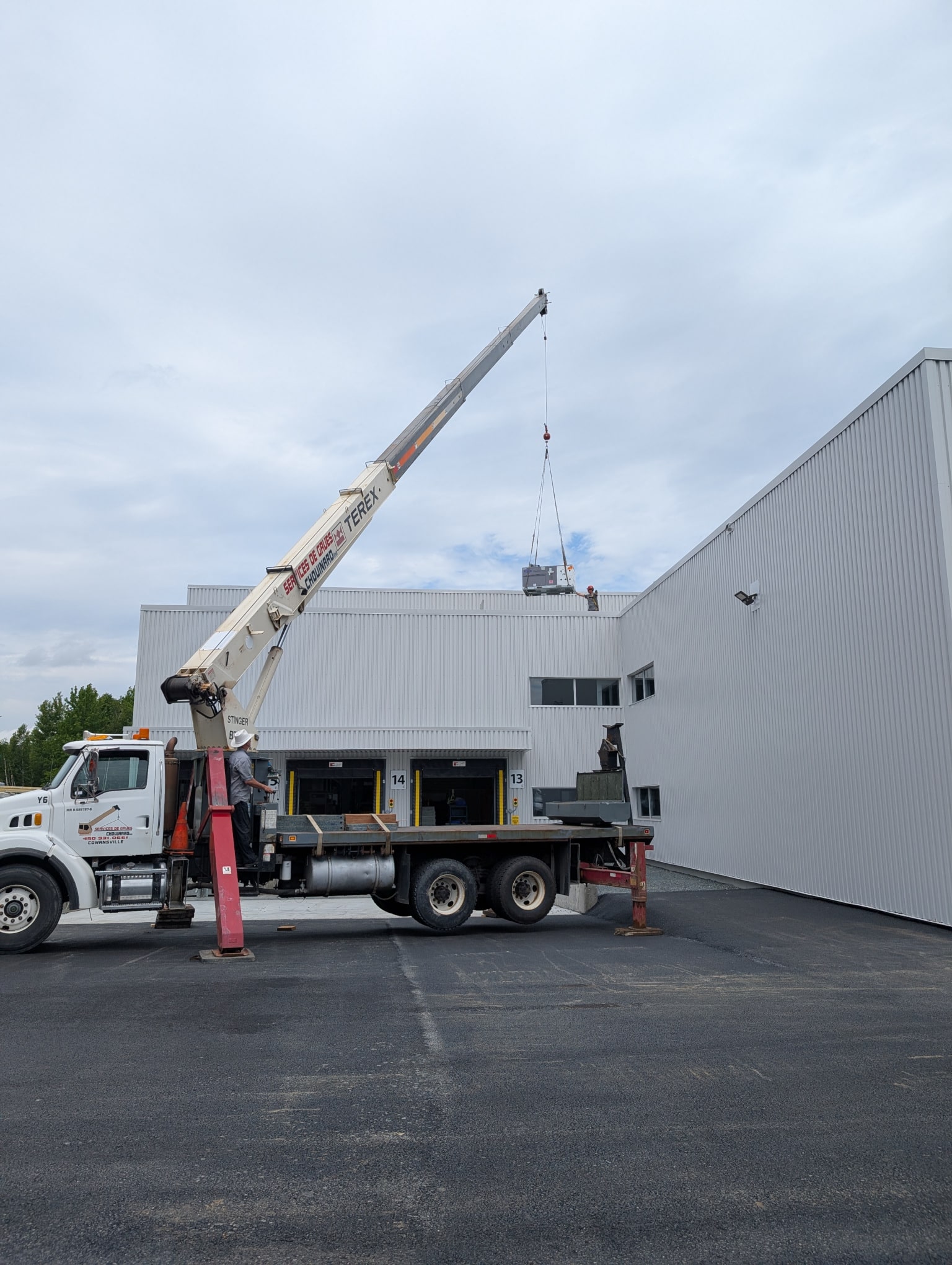 Installation rooftop avec la grue